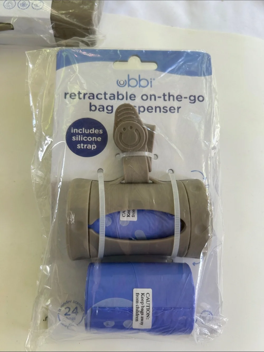 Ubbi On-The-Go Wipes Dispenser and Retractable Bag Dispenser NWT